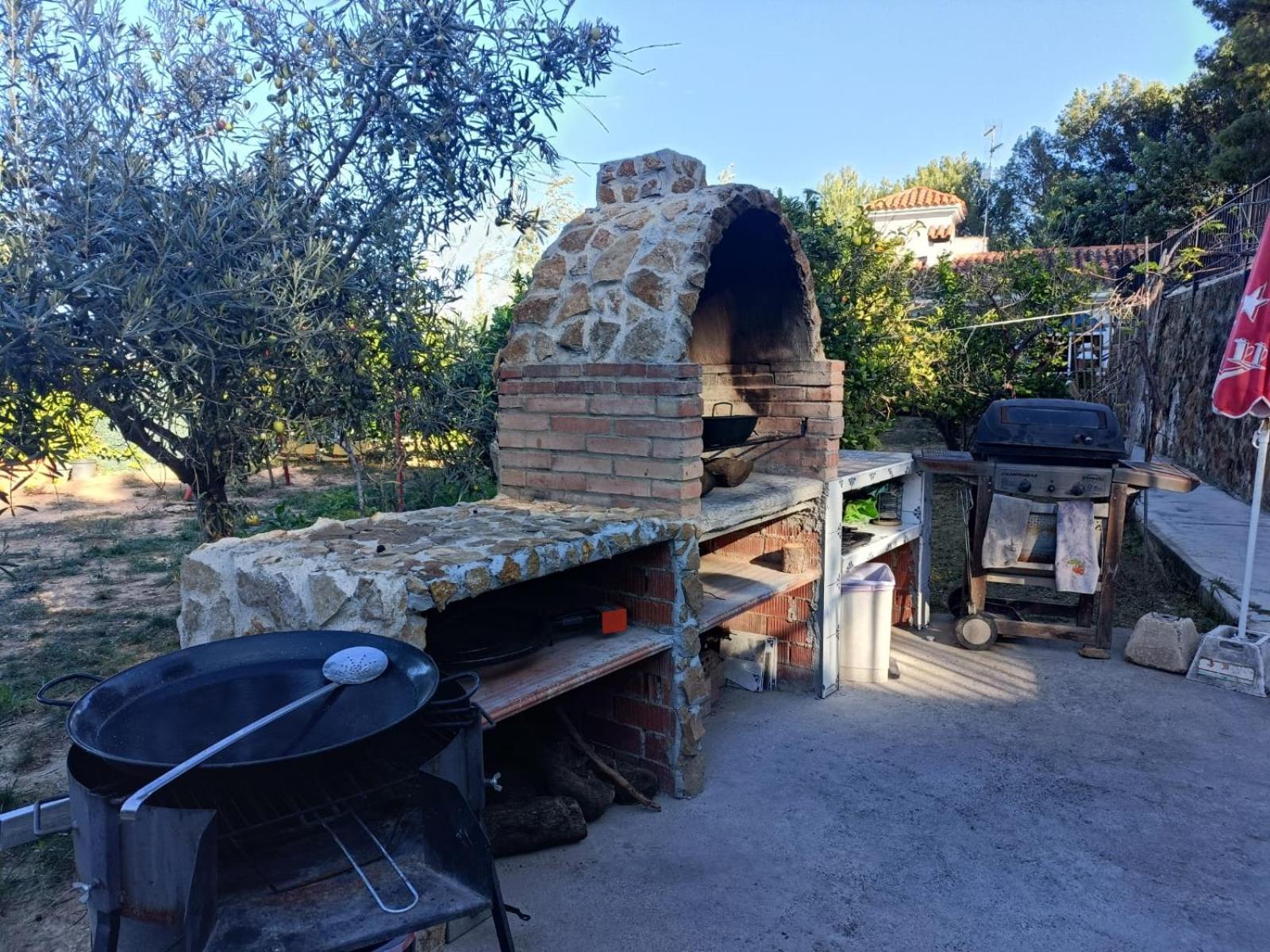 Bedroom With Private Bathroom And Two-Bedroom Family Suite In Quiet Forest Country House 80M2 Large Swimming Pool Music Town Lliria The Garden And Swimmingpool And Garden Are Shared Esterno foto