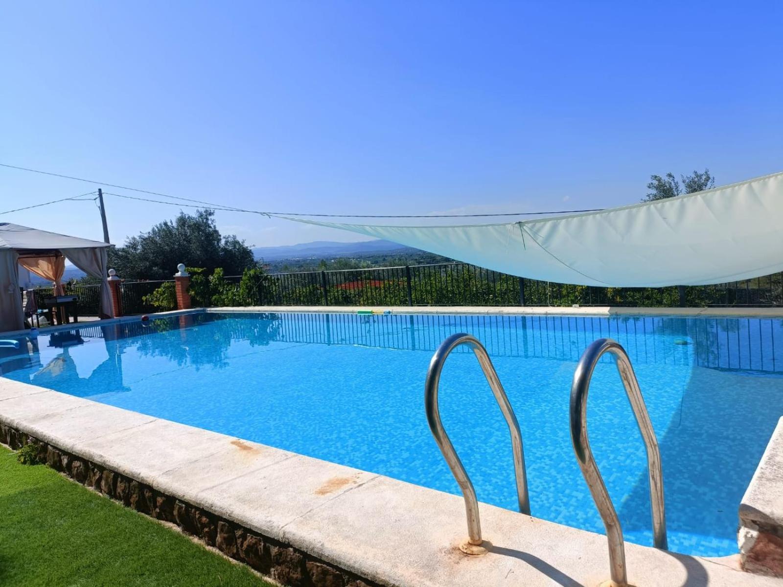 Bedroom With Private Bathroom And Two-Bedroom Family Suite In Quiet Forest Country House 80M2 Large Swimming Pool Music Town Lliria The Garden And Swimmingpool And Garden Are Shared Esterno foto