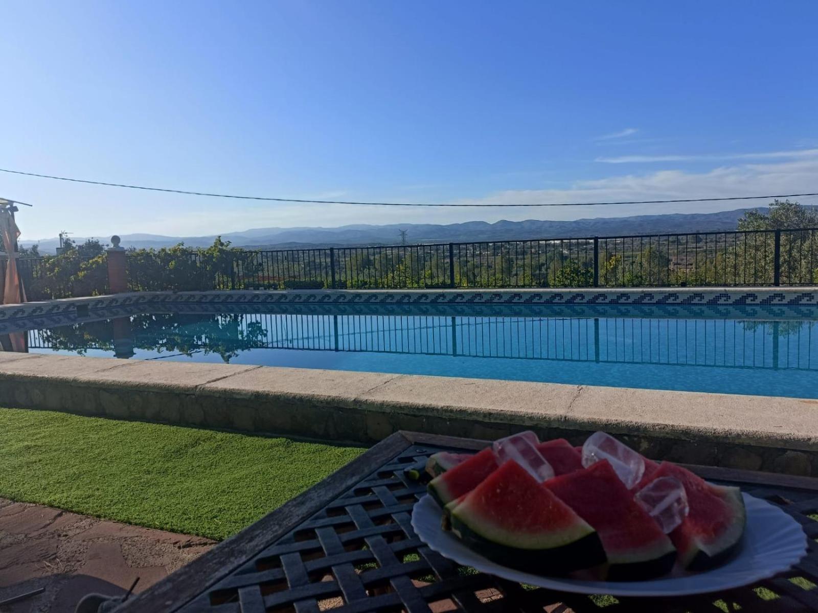 Bedroom With Private Bathroom And Two-Bedroom Family Suite In Quiet Forest Country House 80M2 Large Swimming Pool Music Town Lliria The Garden And Swimmingpool And Garden Are Shared Esterno foto
